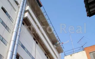 Balancins com diversos acessos: por que você precisa investir agora para otimizar sua obra?