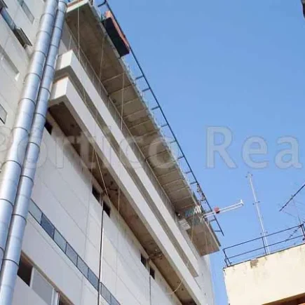 Balancins com diversos acessos: por que você precisa investir agora para otimizar sua obra?