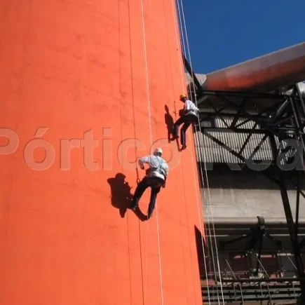 Os principais erros ao usar uma cadeirinha suspensa para trabalho em altura e como evitá-los