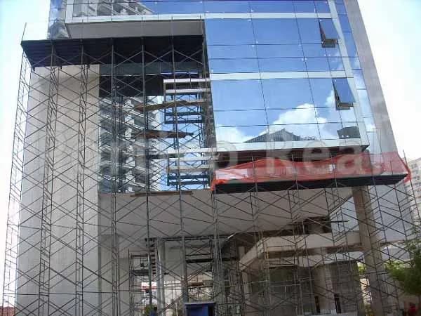 Quando optar pelo uso de andaime suspenso de ferro em obras?