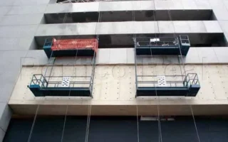Quais são as vantagens do balancim multidirecional em obras complexas?