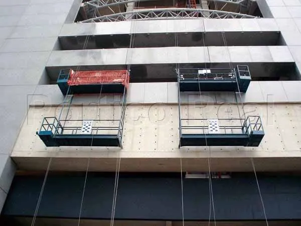 Quais são as vantagens do balancim multidirecional em obras complexas?