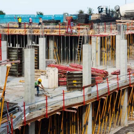 Precisa de acessos para canteiro de obra? Conheça a Pórtico Real