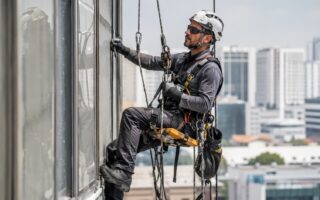 Cadeirinha para trabalho em altura: o que a norma NR35 exige? 