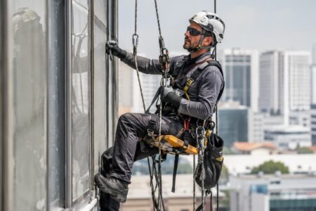 Cadeirinha para trabalho em altura: o que a norma NR35 exige? 